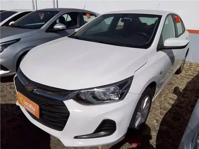 Chevrolet Onix Branco 1