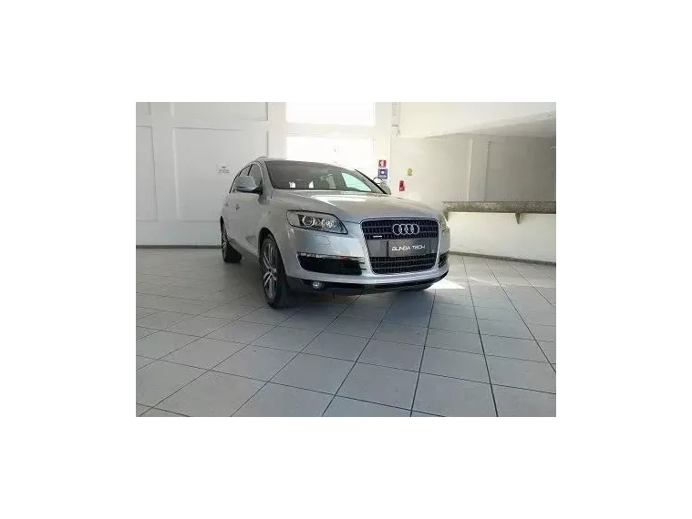 Audi Q7 Prata 7