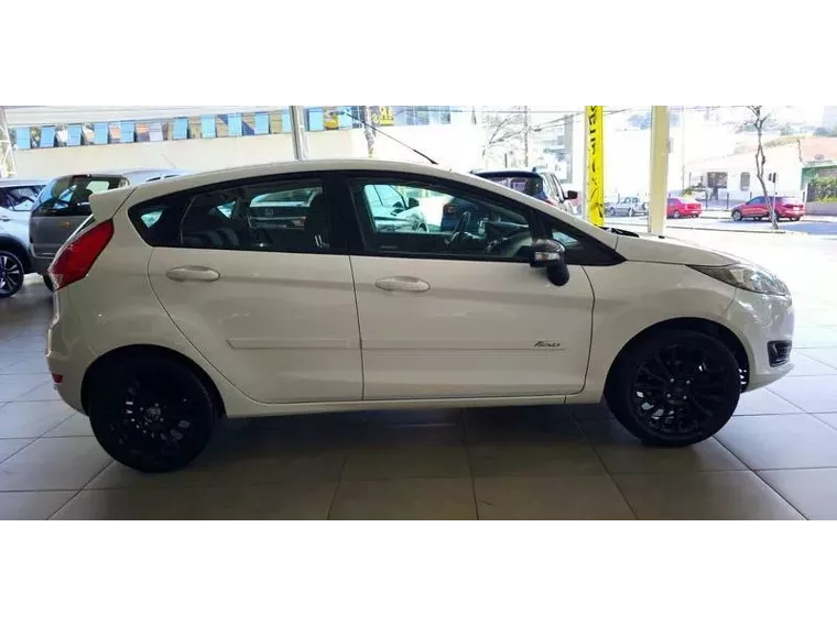 Ford Fiesta Branco 12