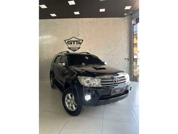 Toyota Hilux Preto 1