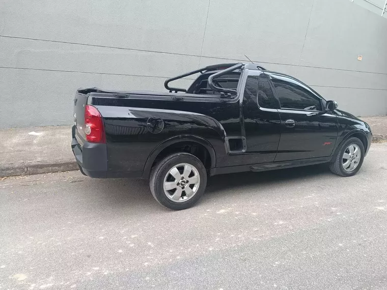 Chevrolet Montana Preto 3