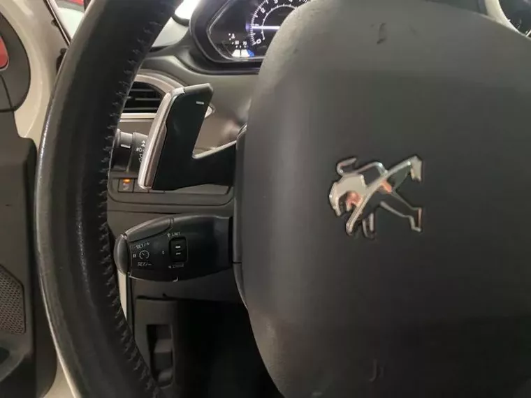 Peugeot 2008 Branco 36