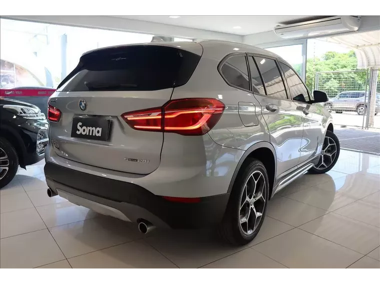 BMW X1 Prata 12