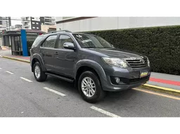 Toyota Hilux SW4