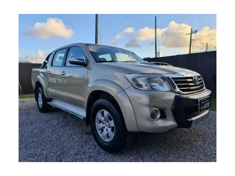 Toyota Hilux Bege 7