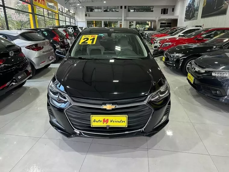 Chevrolet Onix Preto 7