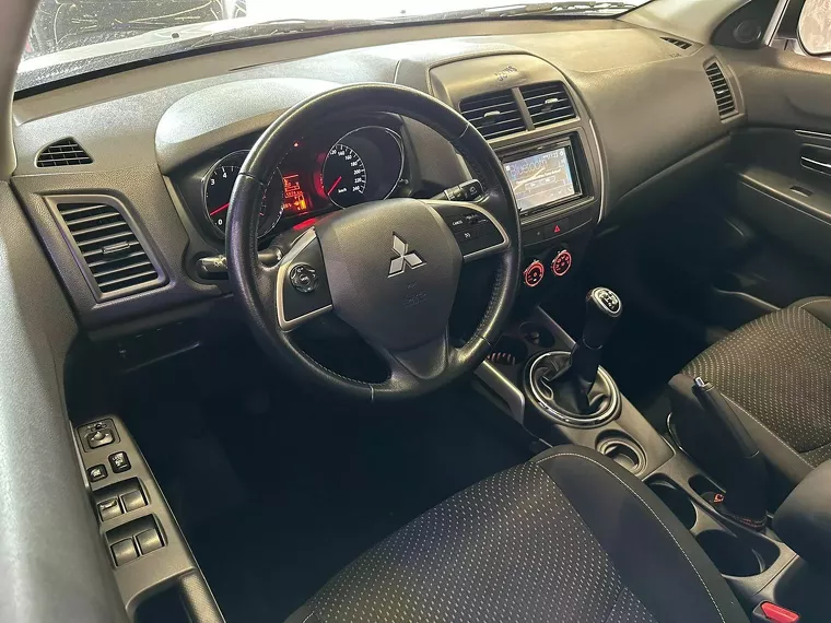 Mitsubishi ASX Prata 5