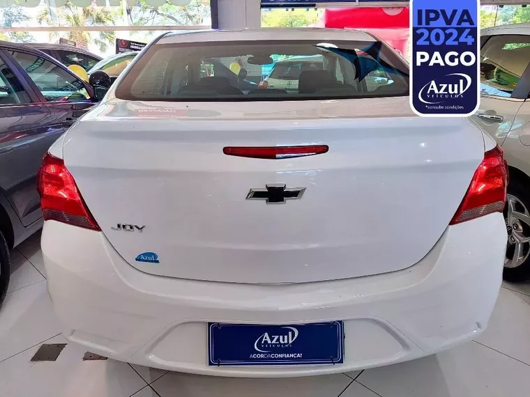 Chevrolet Onix Branco 5