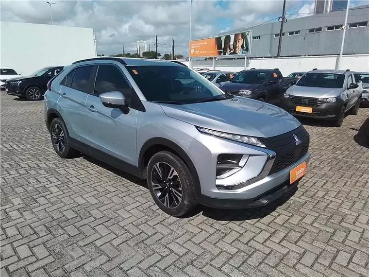 Mitsubishi Eclipse Cross Prata 9