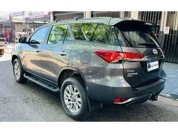 Toyota Hilux SW4