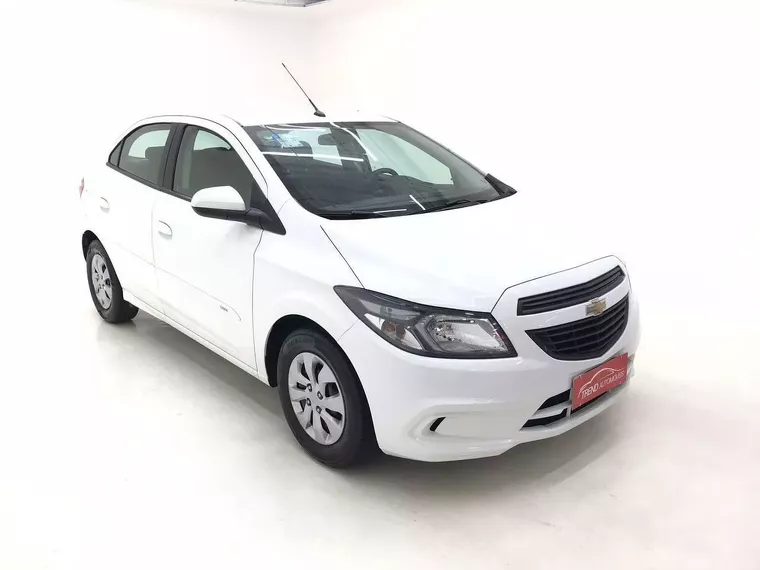 Chevrolet Onix Branco 10