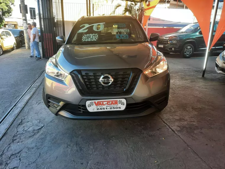 Nissan Kicks Cinza 20