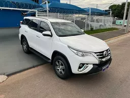 Toyota Hilux SW4