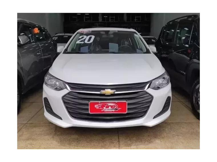 Chevrolet Onix Branco 3