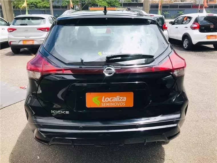 Nissan Kicks Preto 5