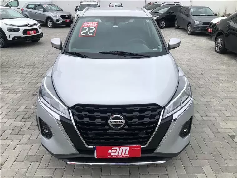 Nissan Kicks Prata 5