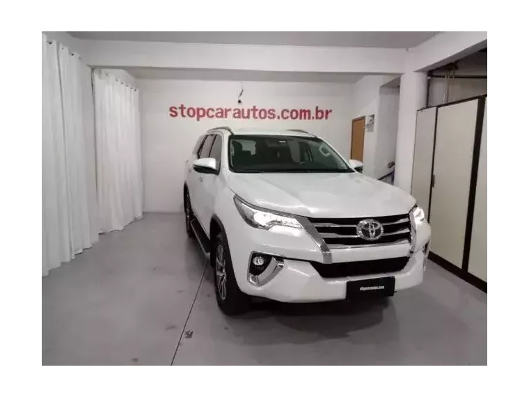 Toyota Hilux SW4 Branco 3