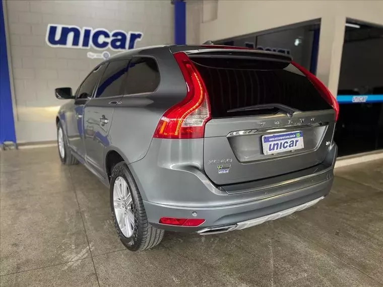 Volvo XC60 Cinza 12