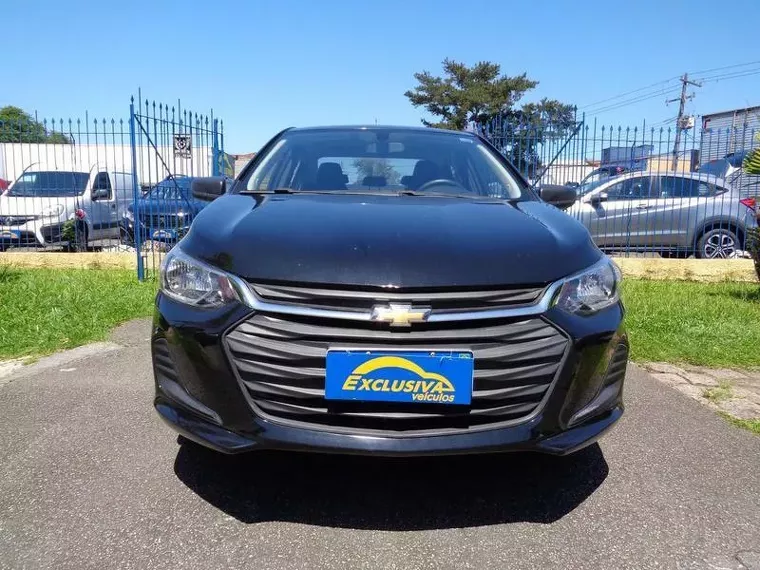 Chevrolet Onix Preto 6