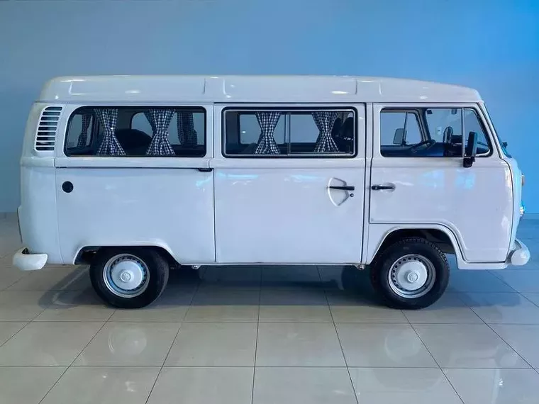 Volkswagen Kombi Branco 2