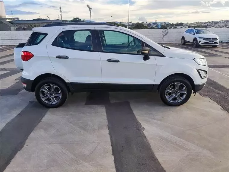 Ford Ecosport Branco 11