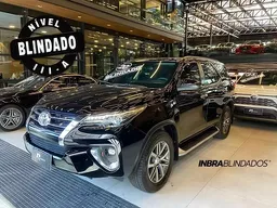Toyota Hilux SW4