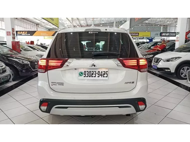 Mitsubishi Outlander Branco 27