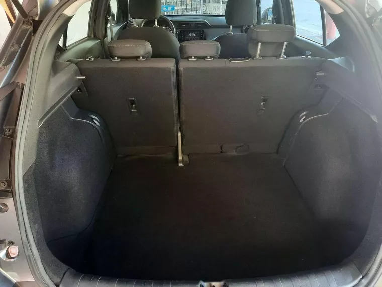 Nissan Kicks Cinza 11