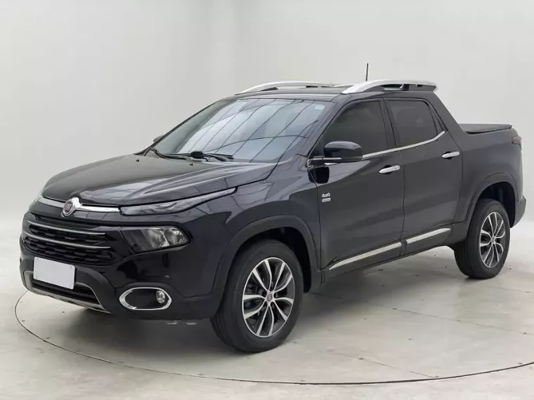 Fiat Toro Preto 16