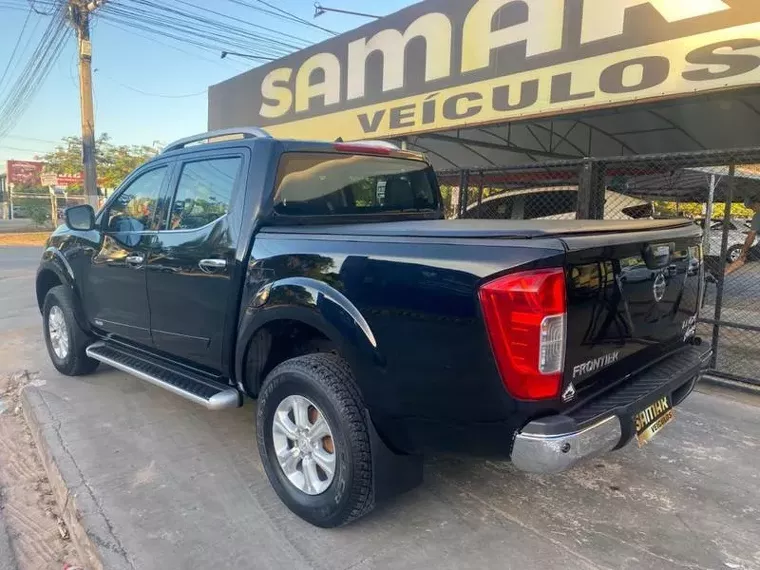 Nissan Frontier Preto 4