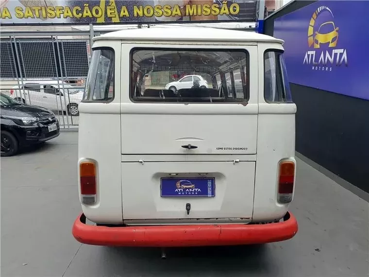 Volkswagen Kombi Branco 9