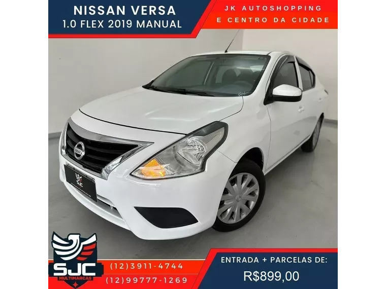 Nissan Versa Branco 12