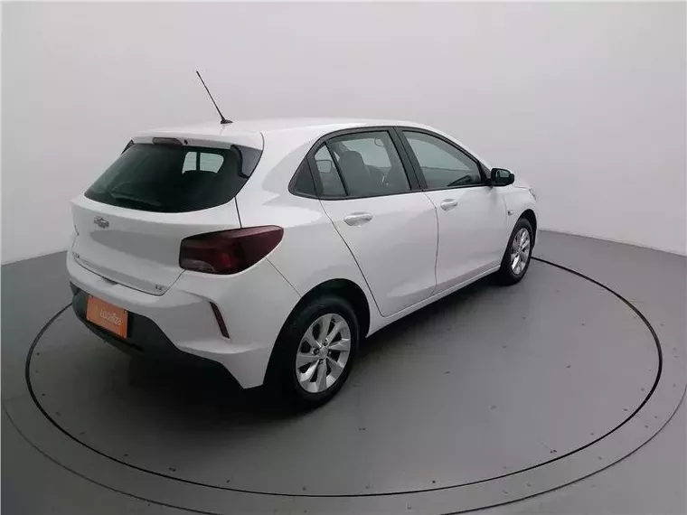 Chevrolet Onix Branco 14