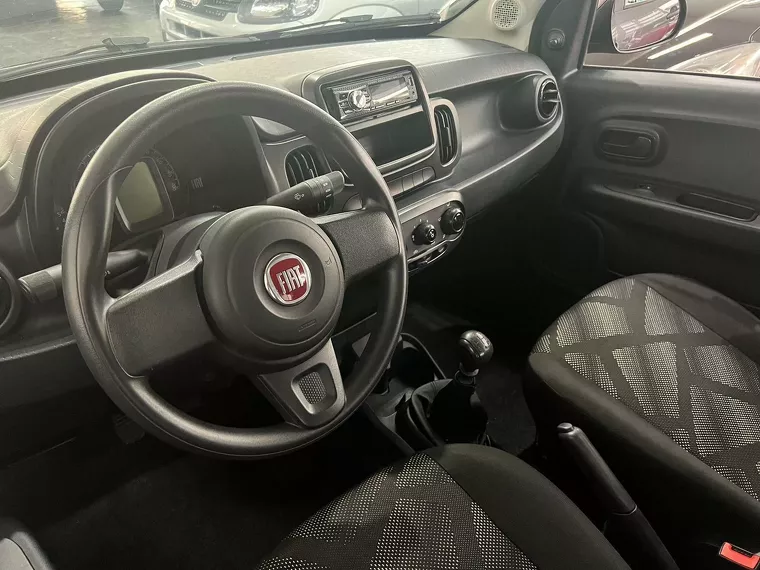 Fiat Mobi Cinza 20