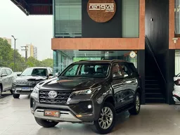 Toyota Hilux SW4