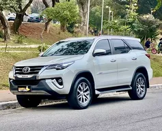 Toyota Hilux SW4