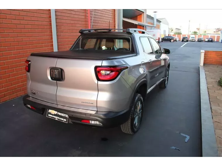 Fiat Toro Prata 2