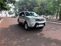 Toyota Hilux SW4