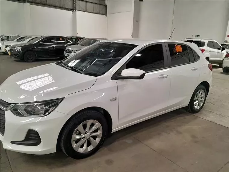 Chevrolet Onix Branco 6