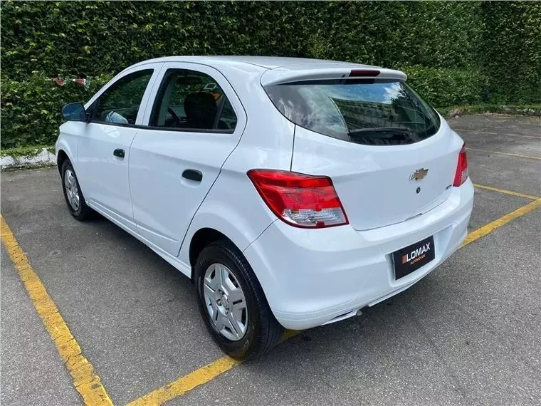 Chevrolet Onix Branco 7