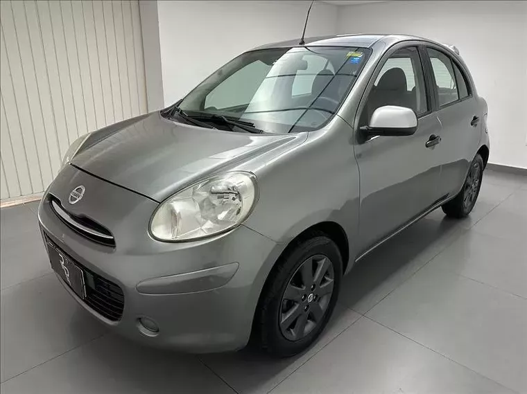 Nissan March Cinza 6