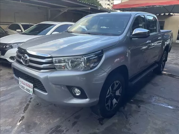 Toyota Hilux Cinza 7