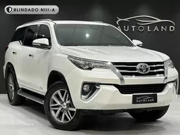 Toyota Hilux SW4