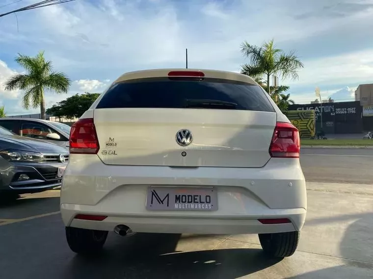 Volkswagen Gol Branco 15