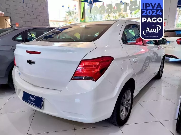 Chevrolet Onix Branco 4