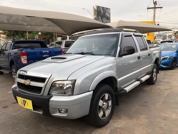 Chevrolet S10 Prata 14