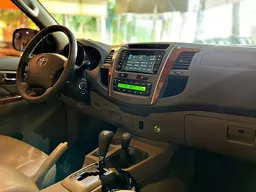 Toyota Hilux SW4