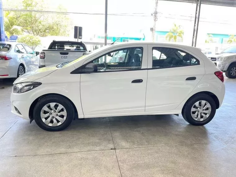 Chevrolet Onix Branco 5