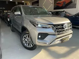 Toyota Hilux SW4