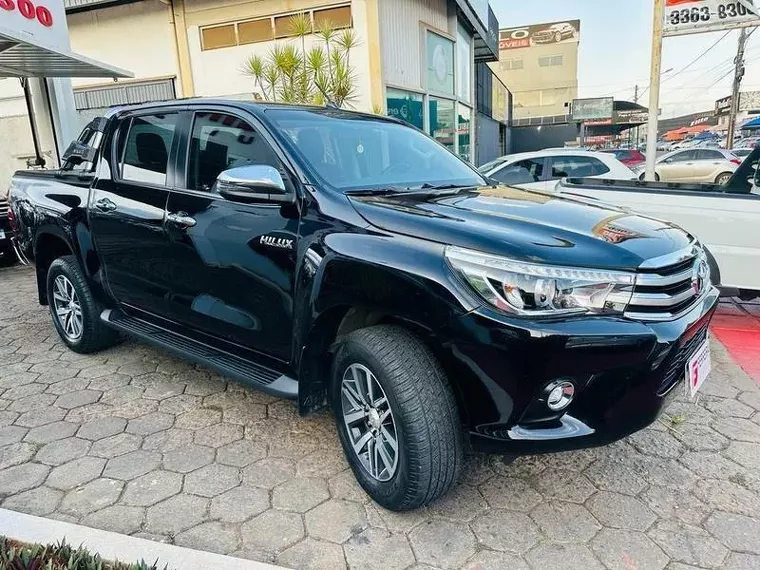 Toyota Hilux Preto 8